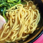 家系総本山 ラーメン 吉村家 - やっぱりこのスープに酒井の麺は合います。