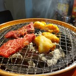 炭火焼肉 牛山道 - もくもく