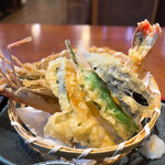 浜りょう - 特選 浜りょう海鮮丼 3000円
            ご飯・ねた大盛り 800円
            ※どんぶりのご飯は260g、大盛りで500g