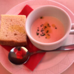 アマルフィイ デラセーラ - ランチメニューの『アマルフィイ』の「本日のスープとフォカッチャ」　スープはジャガイモの冷製スープ