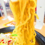 らー麵･中華 一龍 - 焦がし味噌ラーメン　８５０円（税込）の麺のアップ【２０２１年６月】