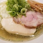 麺屋 六感堂 - 味玉しおグリーン麺