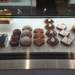 グランディール アンサンブル - ショーケースのショートケーキ