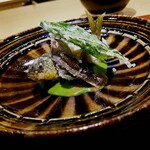 日本料理FUJI - 釣立て鮎の唐揚げ　蓼と鮎肝のソース　蓼の天ぷら添え