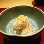 日本料理FUJI - 「桃の白和え」大振りに切った桃から果汁がブシャー！！