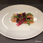 カーサ・デル・チーボ - 桜鱒の炙りとﾏﾘﾈ､ﾌｷﾉﾄｳのﾊﾞｰﾆｬｶｳﾀﾞｿｰｽ