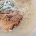 博多塩ラーメン　城 - 炙りチャーシュー！