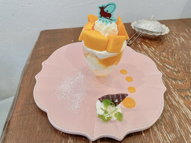 カフェ ド リオン Cafe De Lyon 国際センター パフェ 食べログ