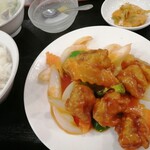 聚友楼 - 酢豚定食　700円　なかなかの酸っぱさ