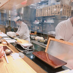 Tsukiji Otokomaezushi - 店内