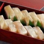 シェラトン都ホテル大阪 日本料理 うえまち - 【テイクアウトメニュー】小鯛棒寿司