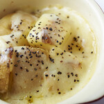Steamy potato with raclette