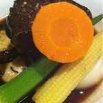 サン・ル・スー - 牛ホホ肉の赤ワイン煮込み トリュフ風味のじゃがいものピュレ添え