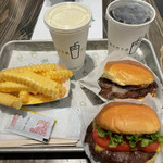 SHAKE SHACK - 