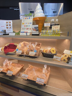 Kafe Akuamu - 焼き菓子やソフトクリームもあります