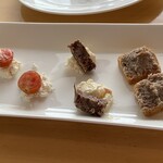 Kokura Takumino Pasuta Ra Paperi-Na - リコッタとトマト、コンビーフとポテトサラダ、チンガレイのパテ