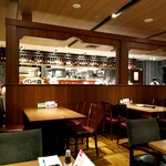 ベーカリーレストランサンマルク - 店内光景。