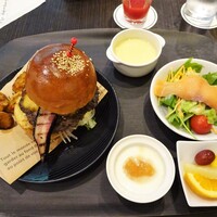 オールデイダイニング リモネ(リーガロイヤルホテル大阪) - 朝食：モーニングバーガープレート