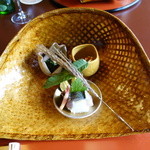 東京 芝 とうふ屋うかい - 菊菜胡桃和え、はじけ栗、鯖寿し、