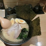 麺 波道 - 横浜家系醤油＋味玉。800+100