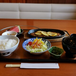 平戸和牛 焼肉市山 - 料理写真:平戸和牛レモンステーキ定食(* >ω<)