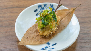Musai An Ikeda - Fried Rainbow Trout from Yachihoko Fisheries with Flower Pepper