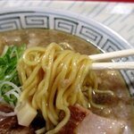 旭川中華そば 風來堂 - ちょっと太めの柔らかい麺！