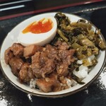 龍潭酒家 - 魯肉飯