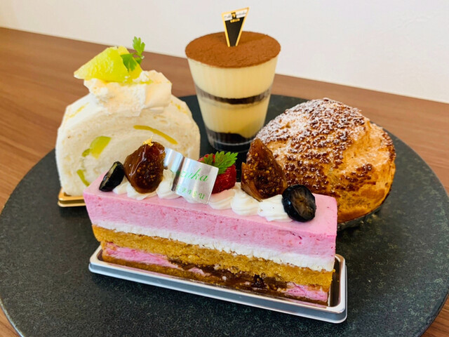 上品上質な味わいのケーキですね By ジャイアン トシ ヨロイヅカ 東京 Toshiyoroizuka Tokyo 京橋 カフェ 食べログ