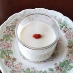 フランス菓子16区 - 杏仁プリン。