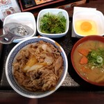 Yoshinoya - 『ねぎ玉牛丼（並）･［汁だく］』と『とん汁』
