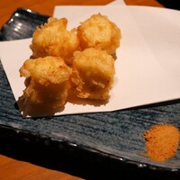 KOiBUMi - カラスミとクリームチーズの天ぷら～粉醤油添え～
