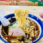 来々軒 - 麺こんな感じ