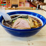 来々軒 - キレイなドンブリだね