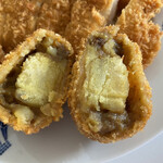 近江日野牛 鴨川しん - カレーコロッケ(¥160)