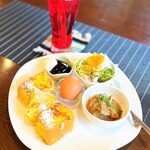 カフェ シエル - 料理写真:クリームソーダ５３０円代だけでこれ全部付いてくる♡