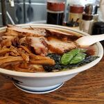 丸長中華そば店 - 斜めから