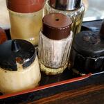 丸長中華そば店 - 調味料