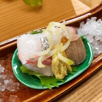 赤坂 菊乃井 - ⚫向付「明石天然鯛　縞あじ　あしらい一式」　
