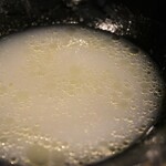 とん唐てん - 鶏白湯スープ(鶏油がたまりませんっ)