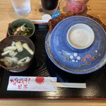 Magari Sosu - 伝統会津ソースカツ丼1,200円はお椀と小鉢付き