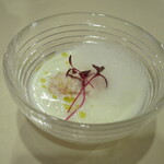 イタリアンレストラン Zucca - サンダニエーレ産生ハムのムースを添えた新玉ねぎのスープ