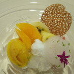 イタリアンレストラン Zucca - 宮崎マンゴーと季節のフルーツのパフェ仕立て