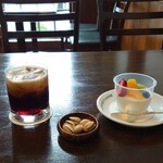 花の木珈琲店 - パンナコッタとアイスコーヒー