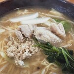 おおの食の館 - 赤鶏ラーメン（アップ）