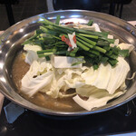 博多もつ鍋 ぶんぶく - 博多もつ鍋（醤油）1250円+税