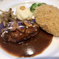 厳選洋食さくらい - ハンバーグ＆カニクリームコロッケセット