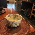 一保堂茶舗 喫茶室 嘉木 - 6月に伺ったので、紫陽花の器(^^)