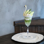 マコハハ トミティ デザインケーキ - 2021年6月再訪：「白鳥スワ子でございます。」おほ、おほほ☆