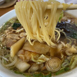 中華ダイニング 木の葉 - 細麺ながらもスープが良く絡む